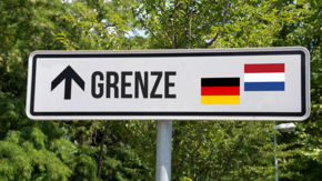 Niederlande Grenzschild